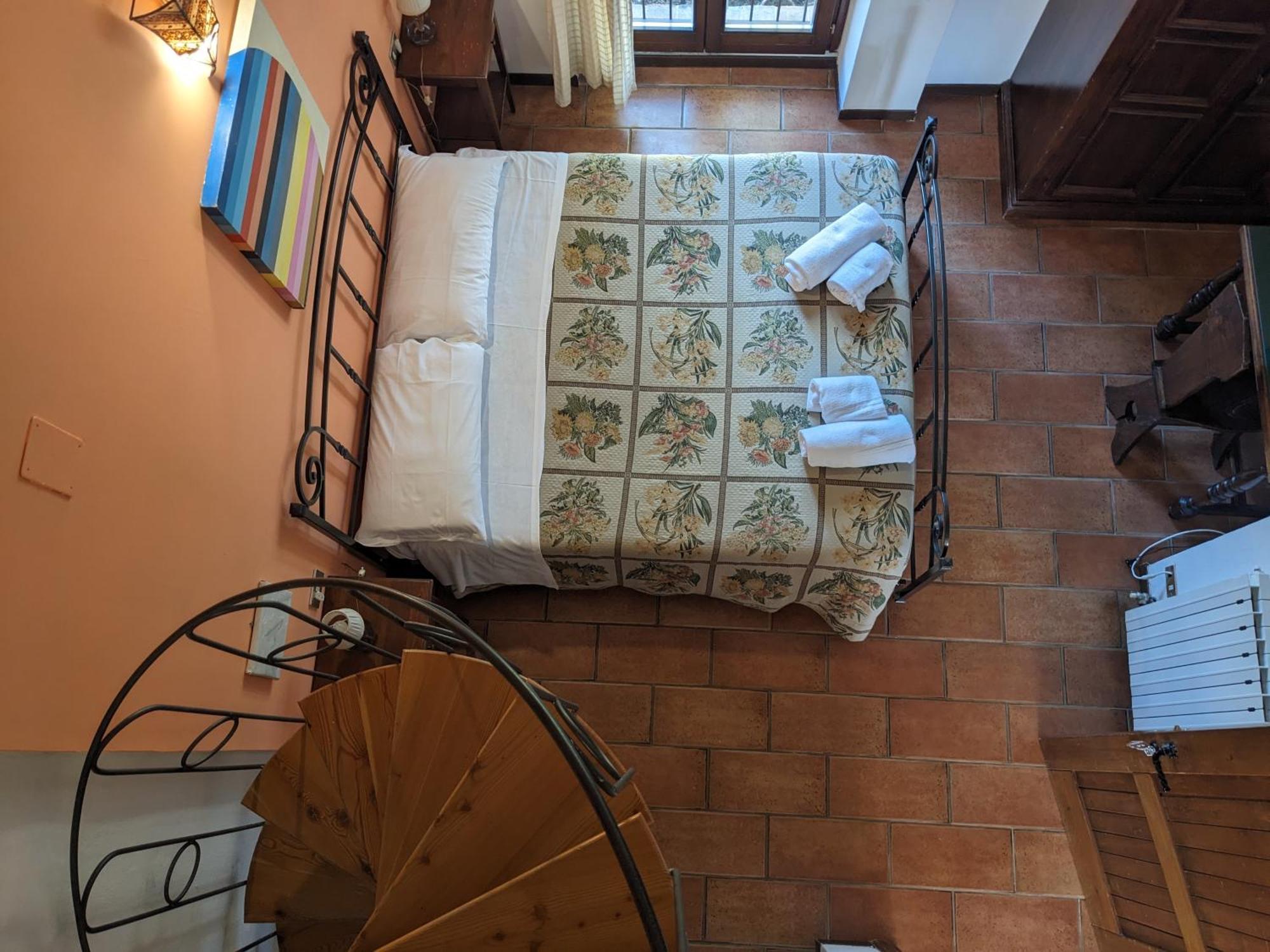 モンテモーナコ La Cittadella Dei Monti Sibilliniゲストハウス エクステリア 写真