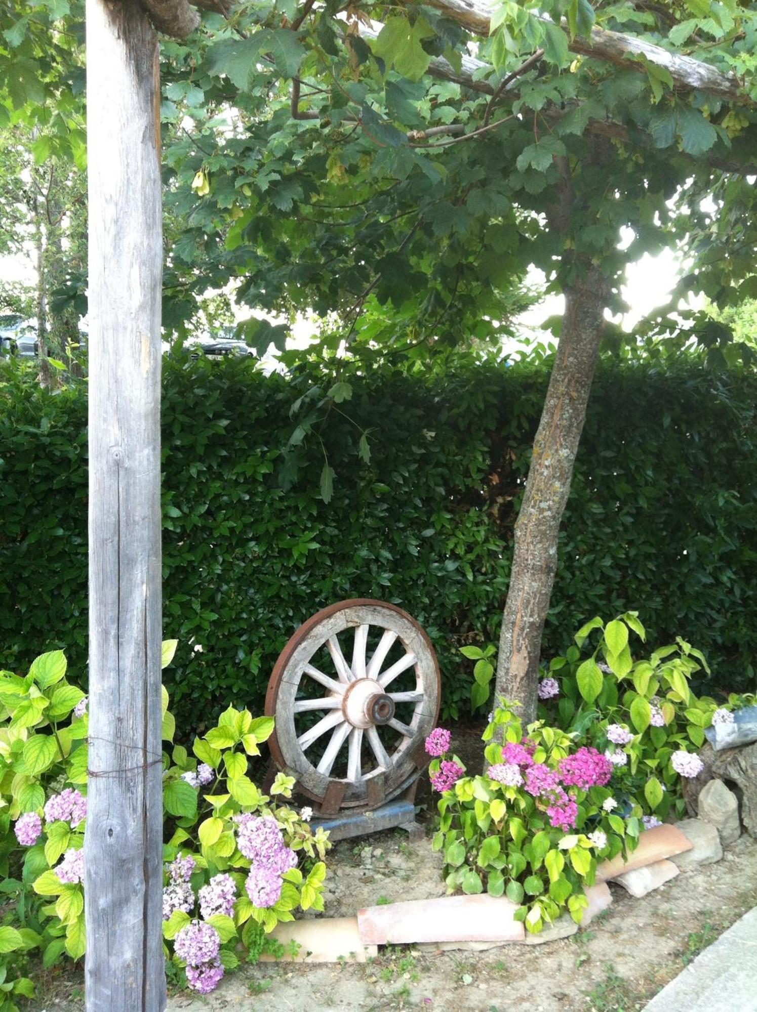 モンテモーナコ La Cittadella Dei Monti Sibilliniゲストハウス エクステリア 写真